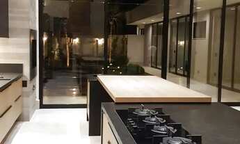 Imagem 7: ARNIQUEIRA CONJ 5, MANSÃO CHARMOSA 3 SUÍTES, ARM/PLAN, PISC/CHURR, COND, LT 400M2, AC IMÓV