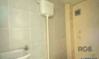 Imagem 7: Aluga-se amplo apartamento 1 dormitório, reformado, silencioso e arejado - 50m²