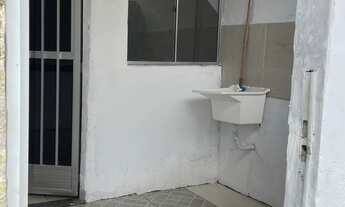 Imagem 3: Casa com quarto, sala e cozinha americana, banheiro e área de serviço