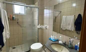 Imagem 7: Apartamento com 4 quartos, sendo uma suíte disponível para venda no bairro Martins em Uber