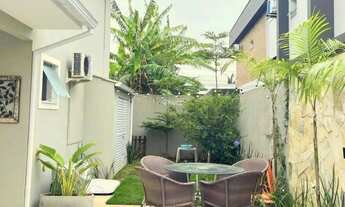 Imagem 6: Casa com 4 quartos sendo 1 suíte, mobiliada e decorada com 145m2 na Praia do Campeche Flor