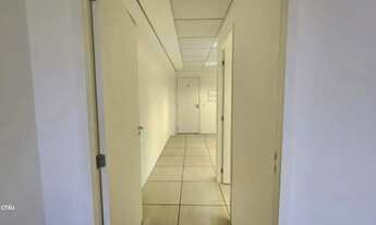 Imagem 3: Conjunto comercial à venda, 38 m² , subdividido em 03 salas mais banheiro e 01 vaga de est