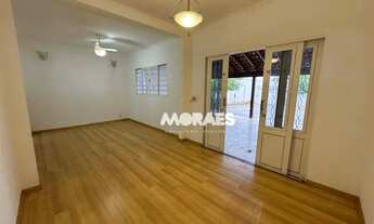 Imagem: Casa com 3 quartos (1 suíte), 9 vagas