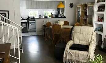 Imagem 7: Sobrado com 3 quartos, 1 suíte, lareira, churrasqueira, 3 vagas cobertas na zona sul