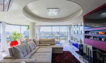 Imagem: Amplo apartamento semimobiliado com lareira