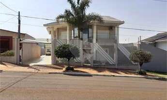 Imagem: SOBRADO SEMI-MOBILIADO