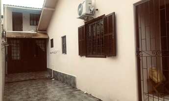 Imagem 2: Casa para Venda em Florianópolis, Saco dos Limões, 5 dormitórios, 1 suíte, 2 banheiros, 3