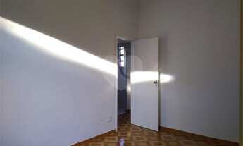 Imagem 4: Ótimo apartamento, prédio único com apenas três andares, um por andar, no coração da Vila