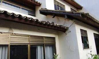 Imagem 2: Casa de 5 Quartos com 4 Suítes perto do Largo do Marrão