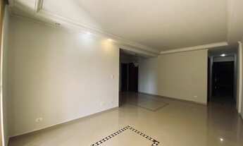 Imagem 4: Apartamento com localização PRIVILEGIADA, Zona 01, 4 dormitórios, sendo uma suíte, 143m²