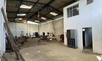 Imagem 7: ALUGO GALPÃO Galpão / depósito com aluguel por R$2.500 /mês