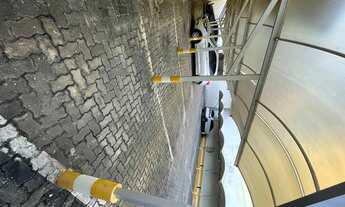 Imagem 3: Galpão com 200m2 mais grande espaço de garagem, pronto para uso