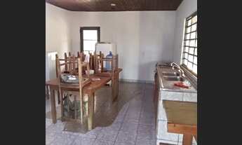 Imagem 4: Casa para venda tem 200 metros quadrados com 3 quartos