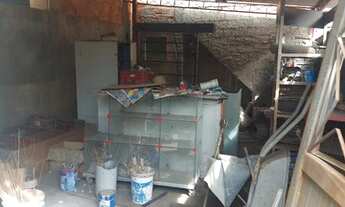 Imagem 2: Visão Adm Imóveis Vende Ótima Loja Com Casas e Um Galpão em Padre Miguel