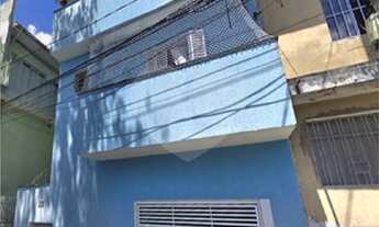 Imagem 2: Sobrado a venda com 3 dormitórios sendo 1 suite e 1 vaga no Tremembé