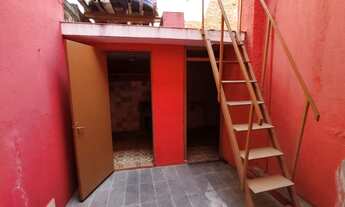 Imagem 4: SOBRADÃO EM RUA TRANQUILA