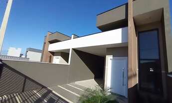 Imagem 2: Casa de Alto Padrão com 3 Dormitórios a Venda em Itajuba