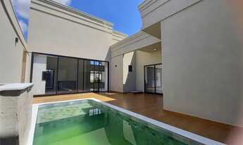 Imagem: Vende-se casa no Village La Montange