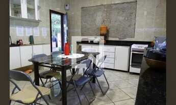 Imagem 3: Casa à Venda - Cabral, 7 Quartos, 720 m2