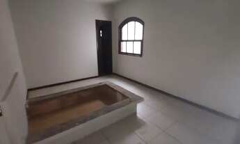 Imagem 5: Casa nos Cavaleiros c/ 4qts, send 1suíte, 2brs, 2vgs, quintal, amrs pnjds