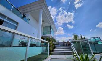 Imagem 3: Casa magnifica bem localizada com vista para a cidade