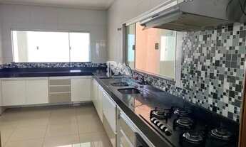 Imagem 7: CASA COM PISCINA E CHURRASQUEIRA- SUÍTE MASTER COM BANHEIRA APROVEITE