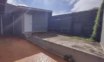 Imagem 4: Botucatu - Casa Padrão - Centro