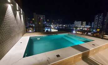 Imagem 2: Cobertura com piscina e hidromassagem