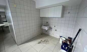 Imagem 6: Alto nível l! Próx Santa Maria. Alugo 4qts 3sts 180m. 3vg. Com armários. R$7.800