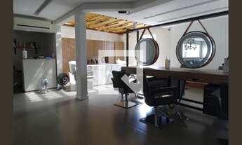 Imagem 2: Casa à Venda - Cabral, 7 Quartos, 720 m2