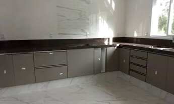 Imagem 2: Casa com 4 Quartos e 5 banheiros à Venda, 329 m² por R$ 360.000,00