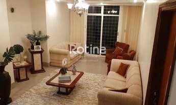 Imagem 3: Casa para aluguel, 5 quartos, 5 suítes, 2 vagas, Cidade Jardim - Uberlândia/MG