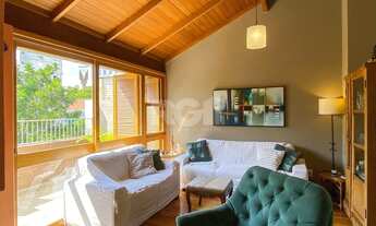 Imagem 2: Cobertura com estilo de casa com 3 dormitórios, de frente, no Petrópolis