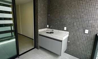 Imagem 4: 03 quartos sendo 01 suíte, móveis fixos e varanda, na Jatiúca