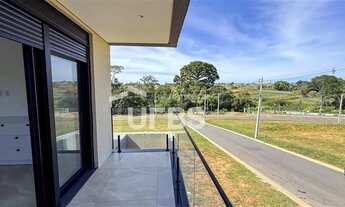 Imagem 3: Residência Moderna à Venda no Jardins Versalhes Alto Padrão, Tecnologia e Vista Privilegi