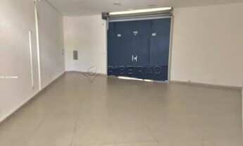 Imagem 2: Imóvel comercial na Av. do Bairro Vila Tibério com 149,08 m² construção, porta de enrolar