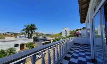 Imagem 2: Casa com 4 Quartos para alugar por R$ 6.000/mês - Aeroporto - Juiz de Fora/MG