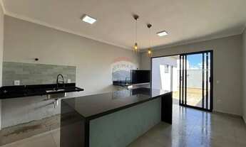 Imagem: Casa com 3 quartos em Botucatu