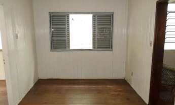 Imagem 6: Casa de madeira o terreno 8,50 por 28