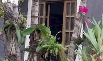 Imagem: Imobiliária vende belíssima casa de 4