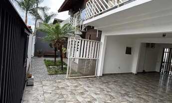 Imagem 2: Sobrado para venda com 400 metros quadrados com 5 quartos