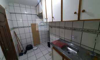 Imagem 3: 2/4 , px a estação do metro de Brotas. - 656