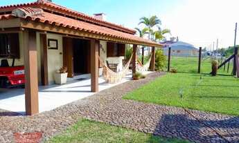 Imagem 2: Excelente residência em alvenaria localizada no centro de Imbé