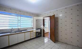 Imagem 4: Casa sobrado para aluguel tem 60 metros quadrados com 3 quartos