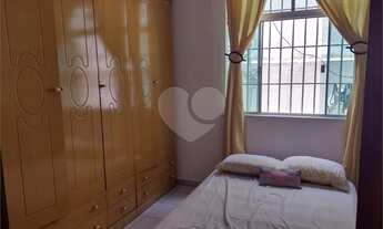 Imagem 7: Casa ampla, Varandão. 2 salas, 4 quartos 1 suite. 2 vagas. 177 m² de área