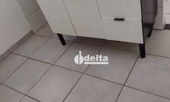 Imagem 2: Apartamento com 2 dormitórios para alugar, 39 m² por R$ 800/mês - Jardim Patrícia - Uberlâ