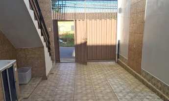 Imagem 2: Sobrado com 2 quartos (1 suíte e 2 banheiros), para alugar no centro da cidade