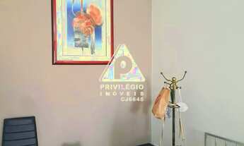 Imagem 6: Em Botafogo, excelente casa em vila charmosa: são 2 quartos, cozinha planejada e área exte