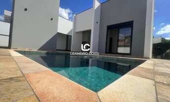 Imagem 5: Casa térrea com 3 suítes e piscina à venda no Condomínio Portal dos Bandeirantes 2 em Port