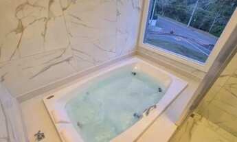 Imagem 4: Casa de condomínio para venda tem 238 metros quadrados com 3 quartos